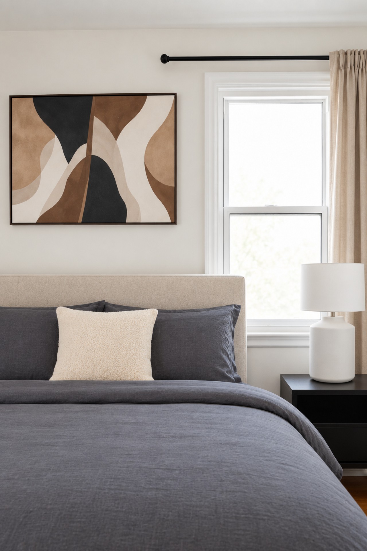 Cozy 2BR – Walk to Downtown & University! — Kingston furnished rental, photo 10