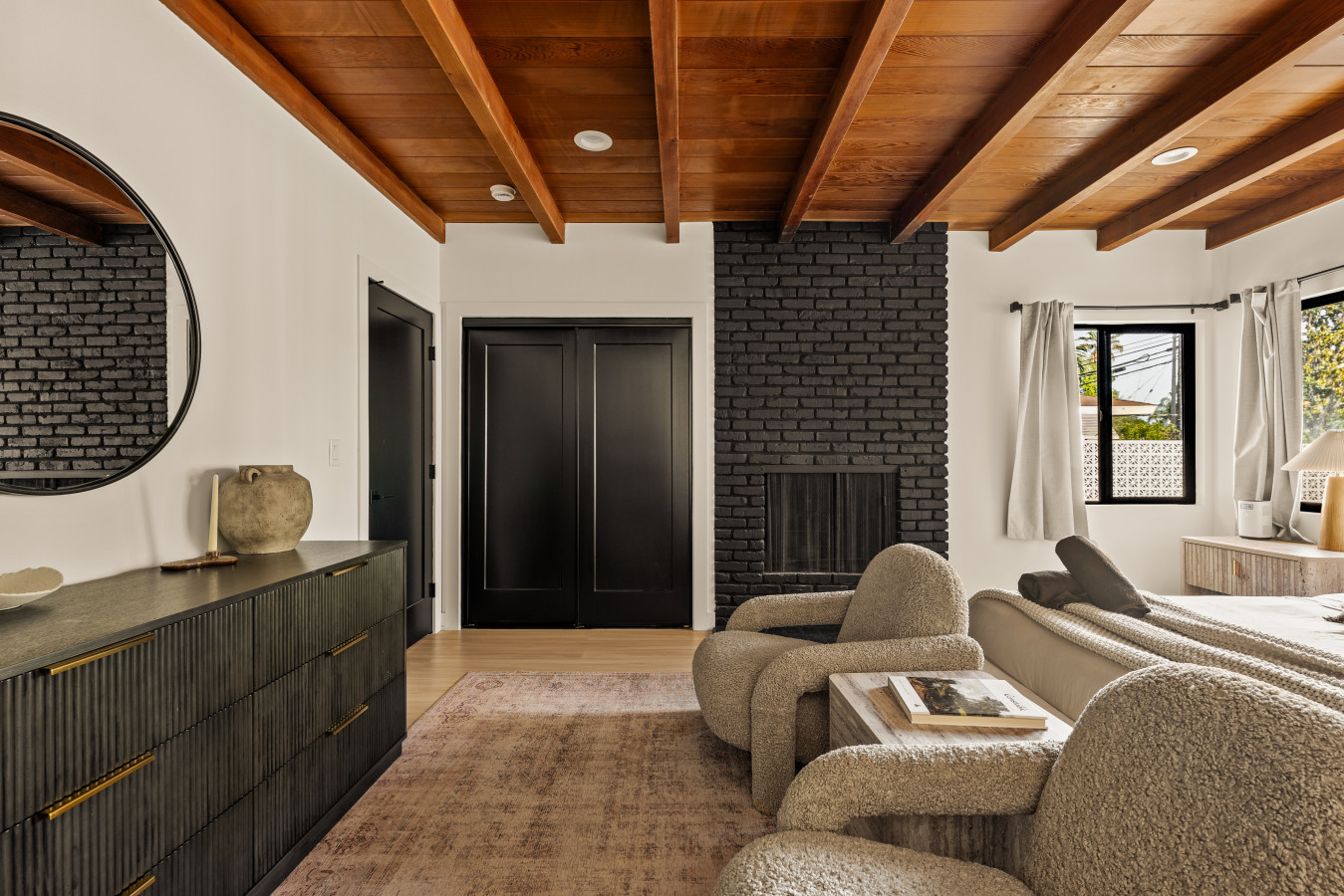 Los Angeles — Executive 4BR Home near Universal Studios — Los Angeles furnished rental, photo 14