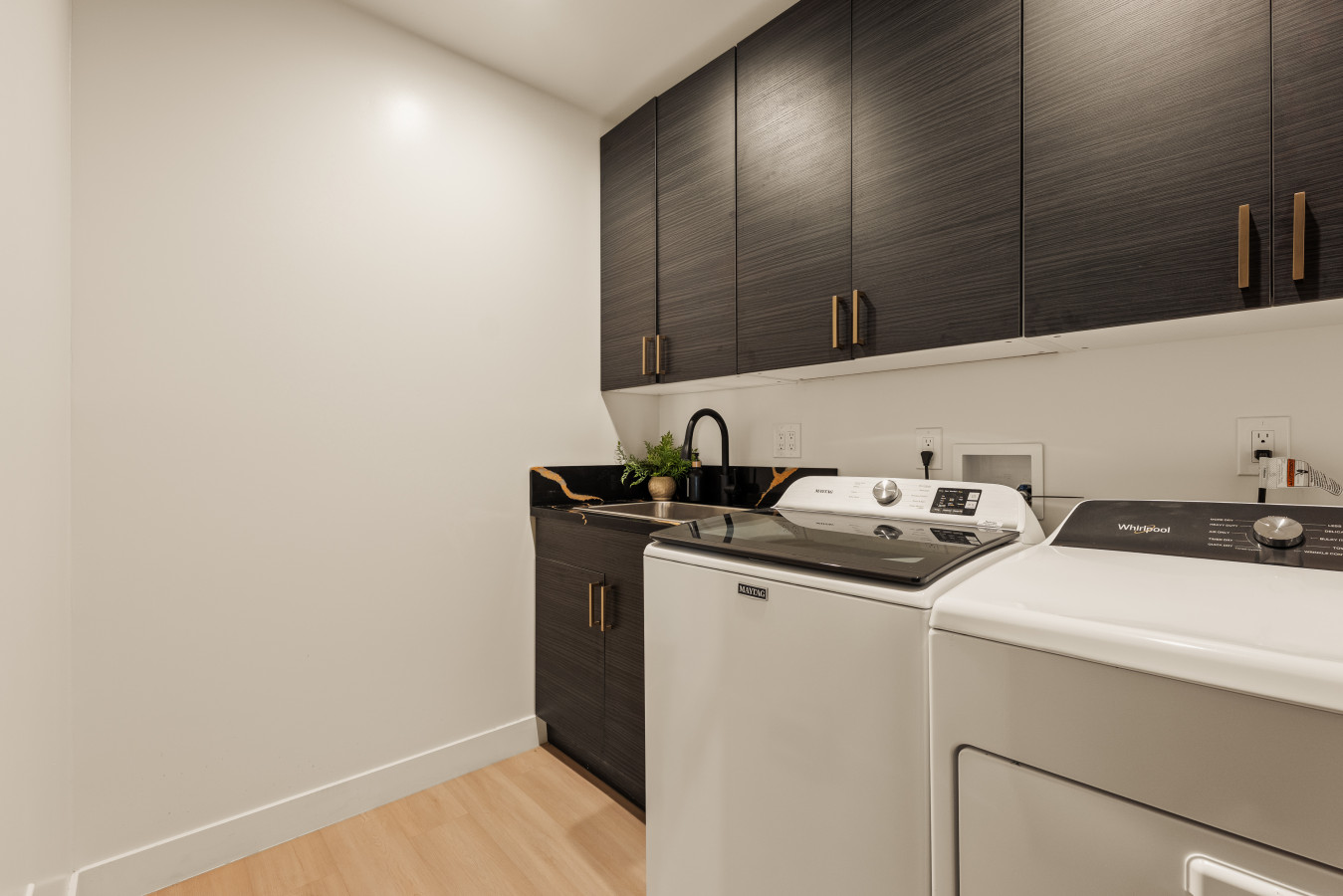 Los Angeles — Executive 4BR Home near Universal Studios — Los Angeles furnished rental, photo 6