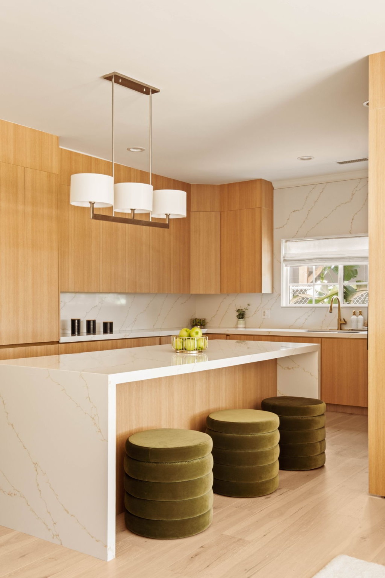 Executive 4BR/4BA West LA Home | 10 Guests — Lennox furnished rental, photo 18