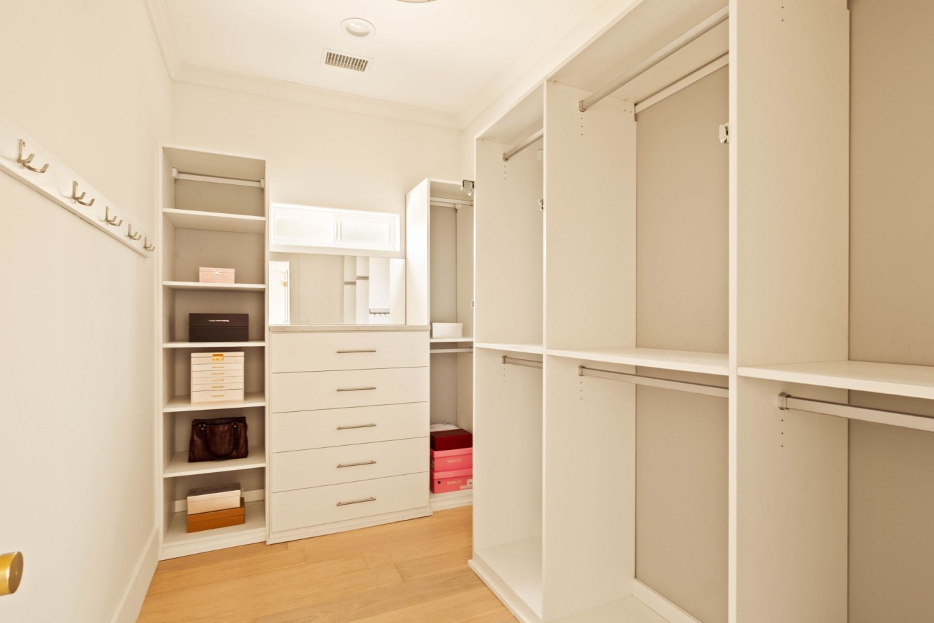 Executive 4BR/4BA West LA Home | 10 Guests — Lennox furnished rental, photo 31