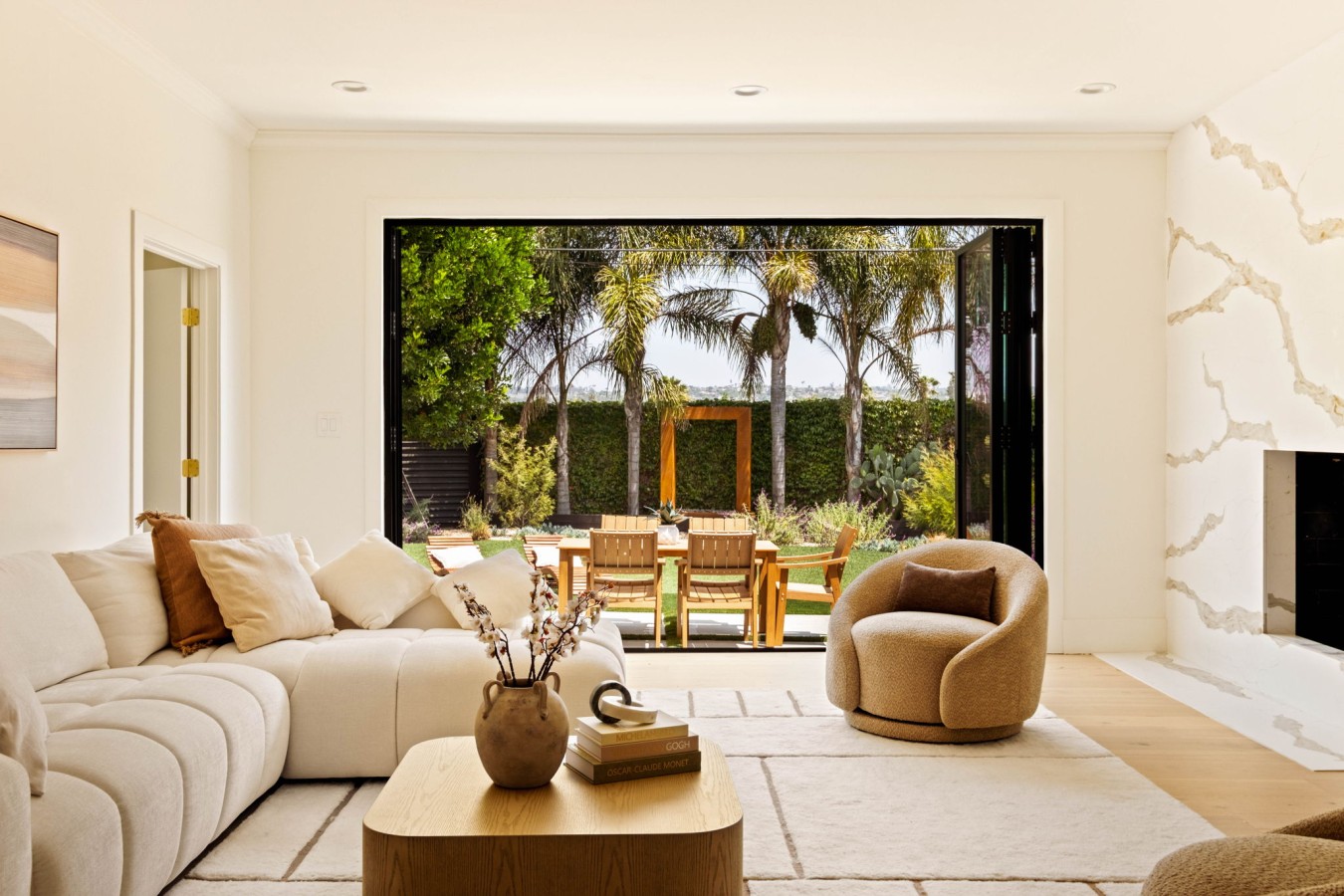 Executive 4BR/4BA West LA Home | 10 Guests — Lennox furnished rental, photo 8