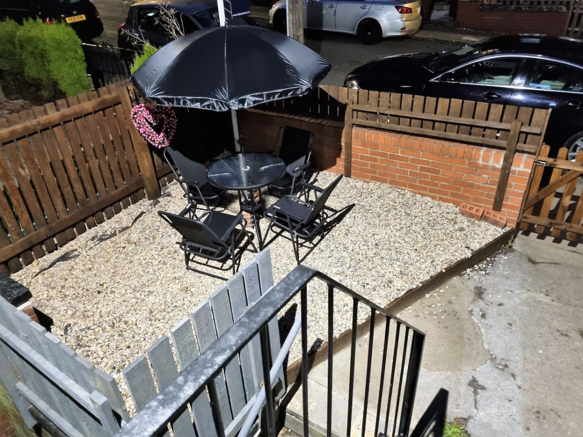 *11BR* Setup for your most amazing relaxed stay + Free Parking + Free Fast WiFi * in 11 Burlington Road - Property image 5 - VivreStays