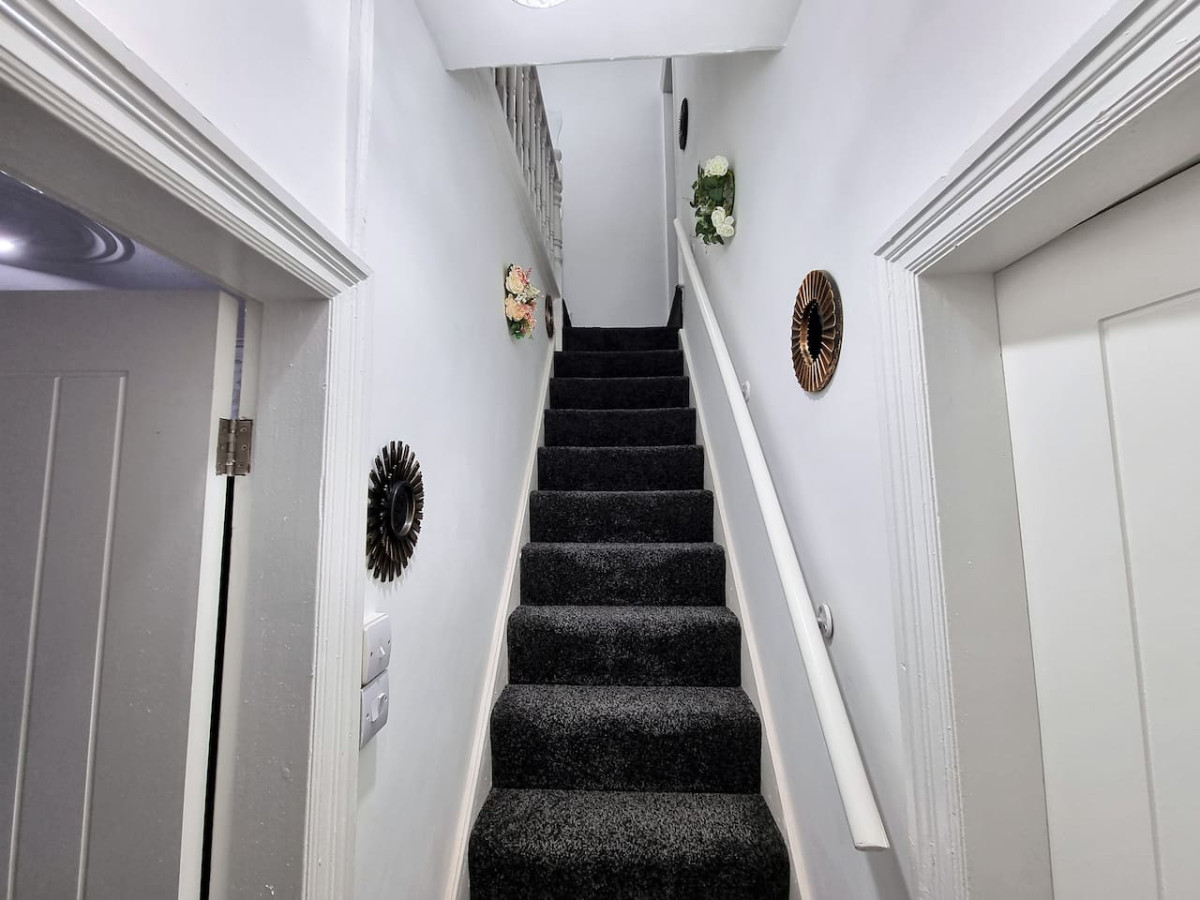 *12PR* Setup for your most relaxed & amazing stay + Free Parking + Free Fast WiFi * in 12 Parkfield Place - Property image 35 - VivreStays