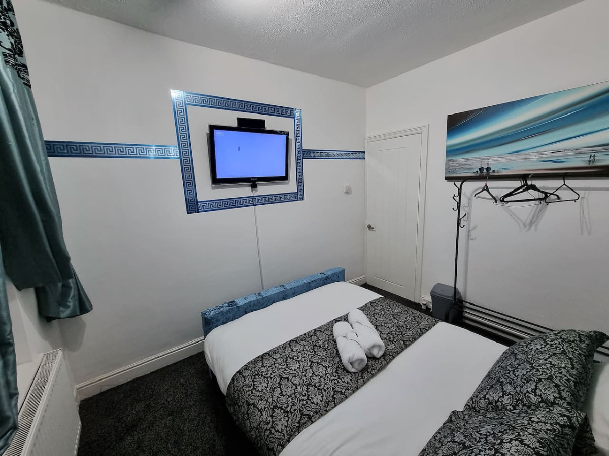 *12PR* Setup for your most relaxed & amazing stay + Free Parking + Free Fast WiFi * in 12 Parkfield Place - Property image 13 - VivreStays
