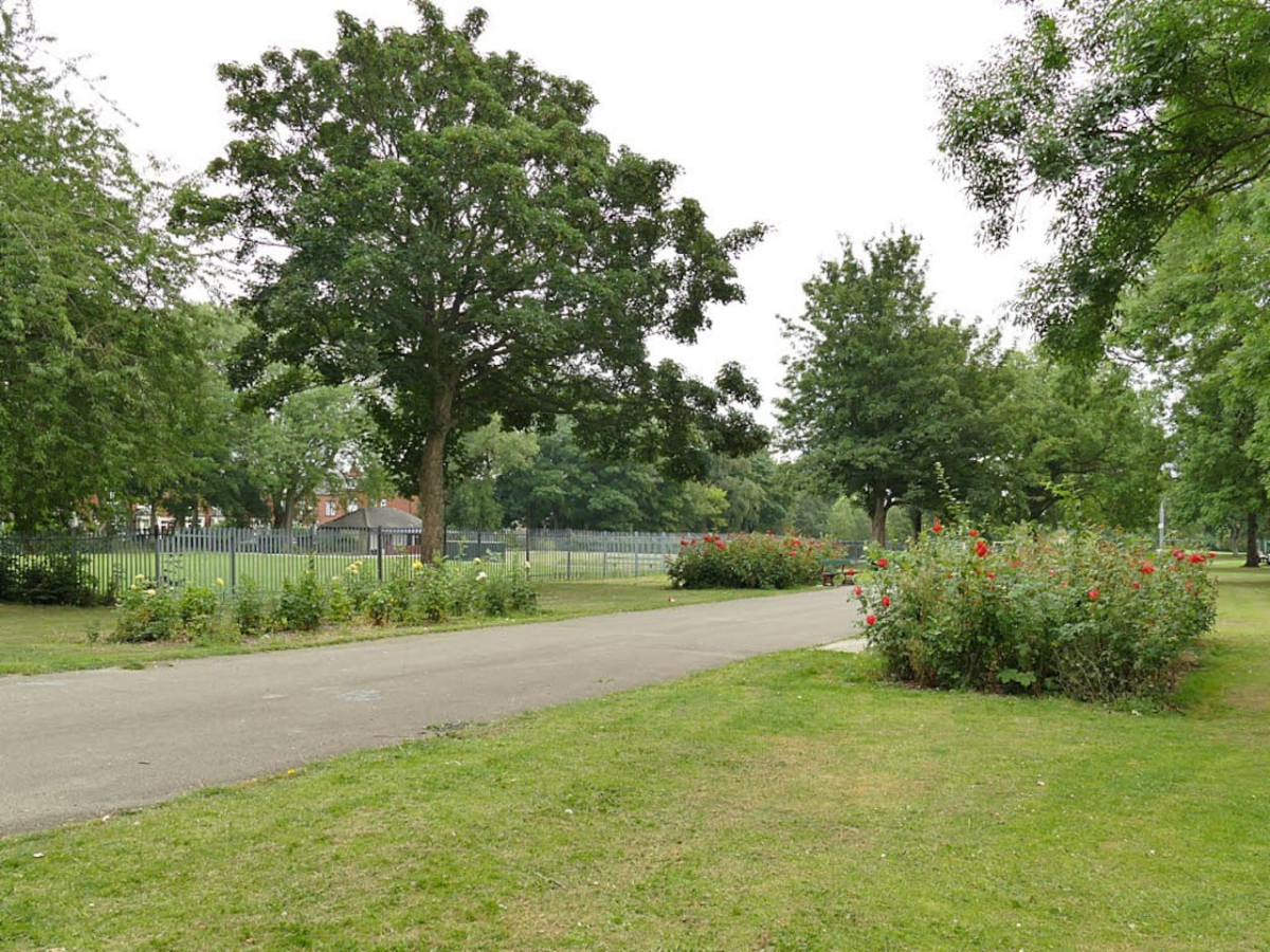 *12PR* Setup for your most relaxed & amazing stay + Free Parking + Free Fast WiFi * in 12 Parkfield Place - Property image 31 - VivreStays