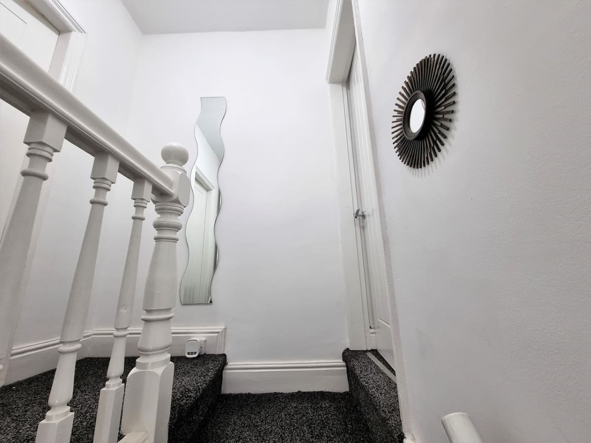 *12PR* Setup for your most relaxed & amazing stay + Free Parking + Free Fast WiFi * in 12 Parkfield Place - Property image 37 - VivreStays