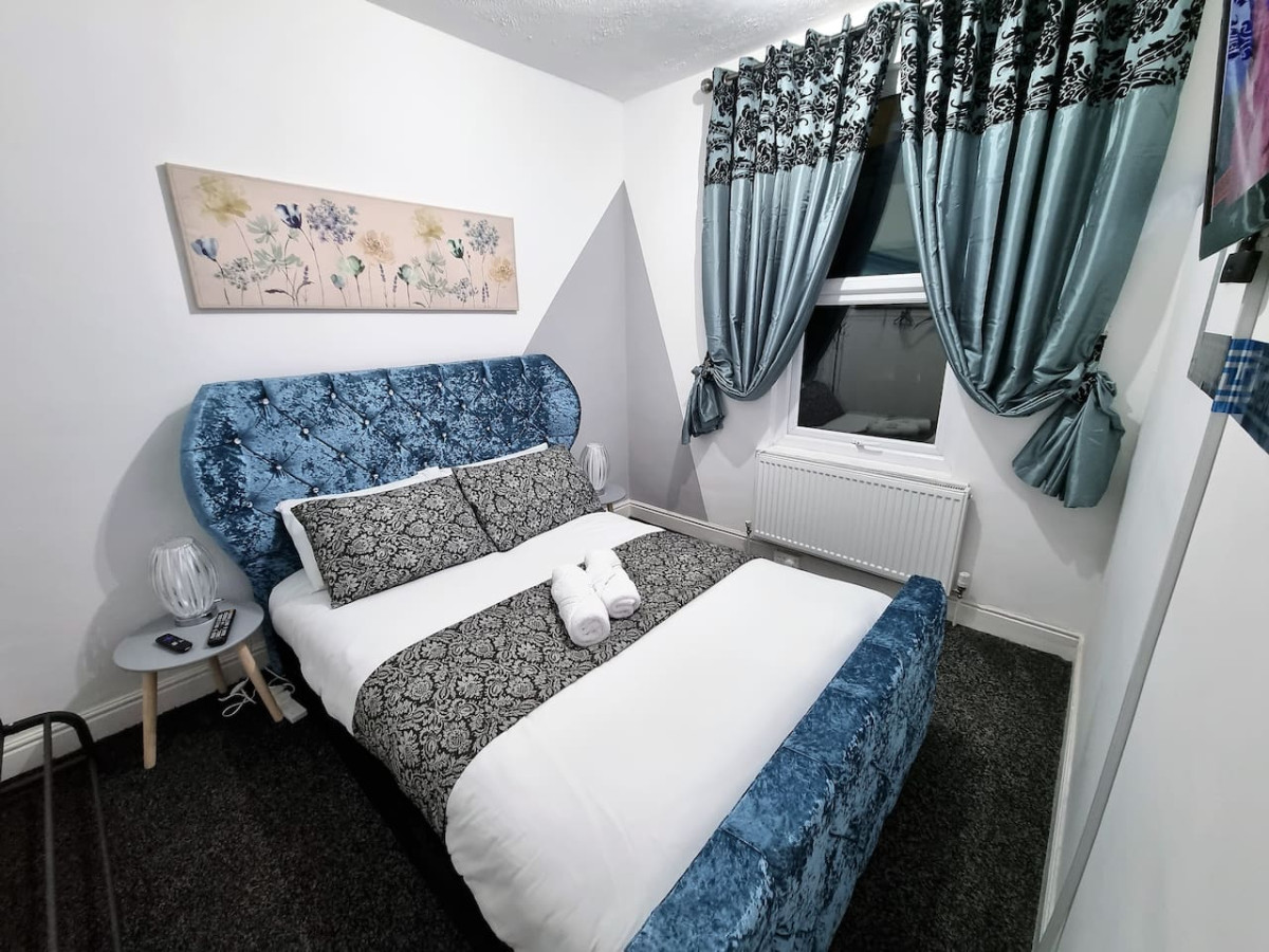 *12PR* Setup for your most relaxed & amazing stay + Free Parking + Free Fast WiFi * in 12 Parkfield Place - Property image 15 - VivreStays