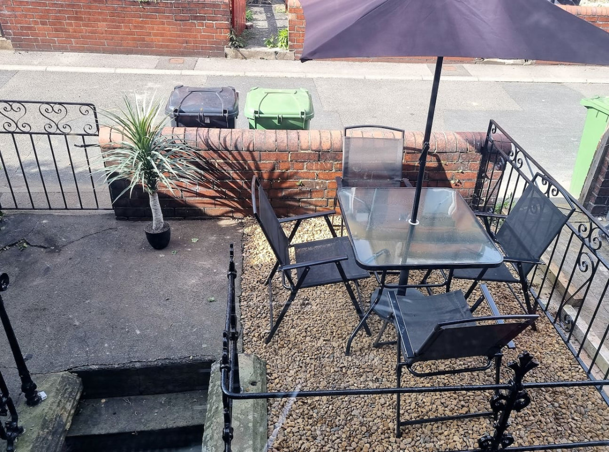 *12PR* Setup for your most relaxed & amazing stay + Free Parking + Free Fast WiFi * in 12 Parkfield Place - Property image 5 - VivreStays