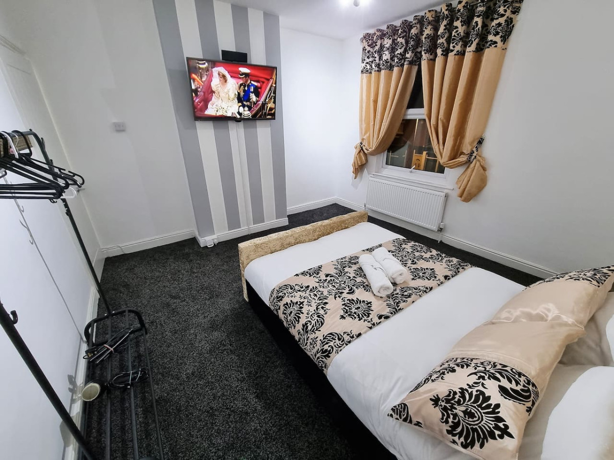 *12PR* Setup for your most relaxed & amazing stay + Free Parking + Free Fast WiFi * in 12 Parkfield Place - Property image 10 - VivreStays