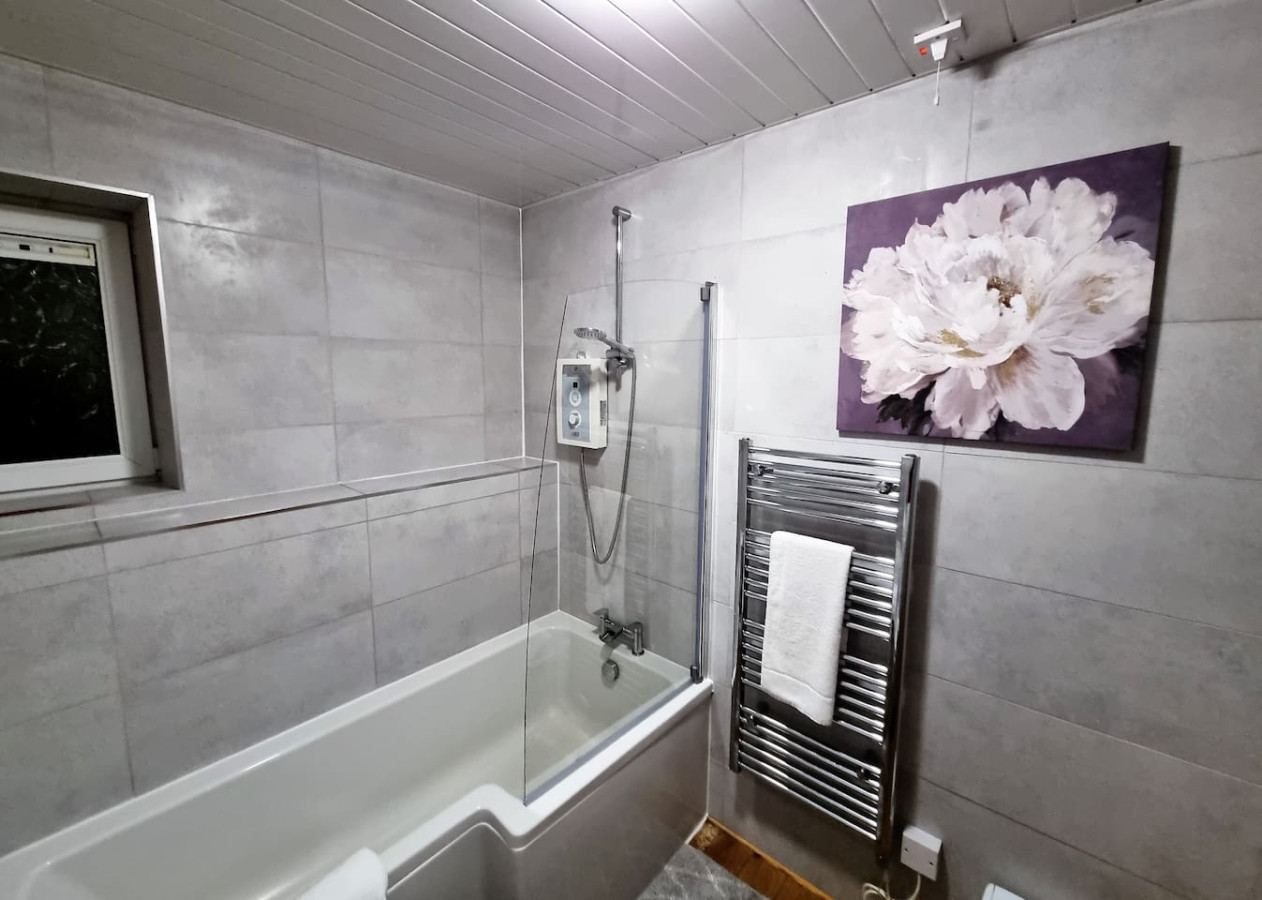 *F43NH* Setup for your most relaxed & Cosy stay + Free Parking + Free Fast WiFi * in Newhall Green Flat 43 Newhall - Property image 26 - VivreStays