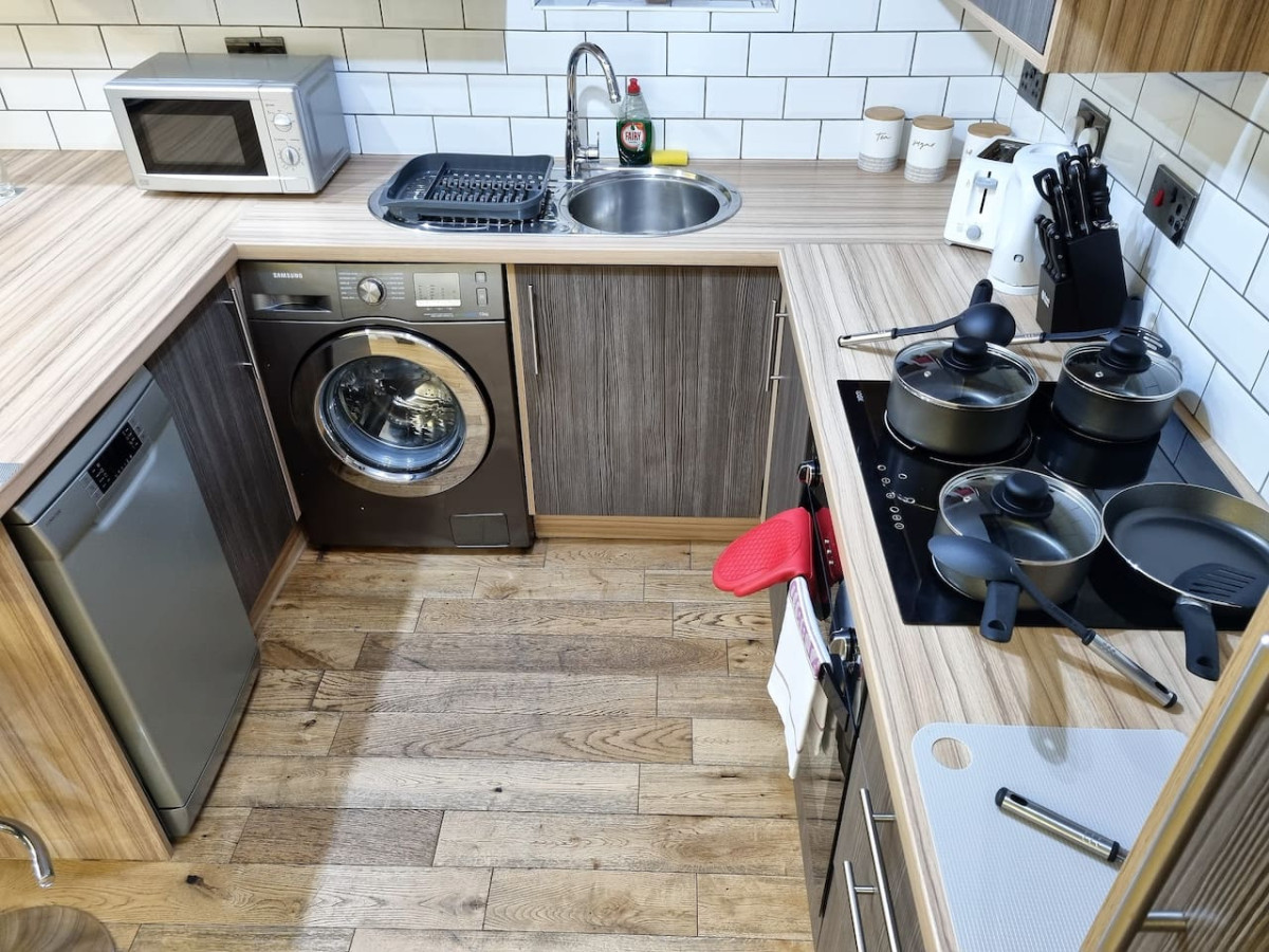 *F43NH* Setup for your most relaxed & Cosy stay + Free Parking + Free Fast WiFi * in Newhall Green Flat 43 Newhall - Property image 3 - VivreStays