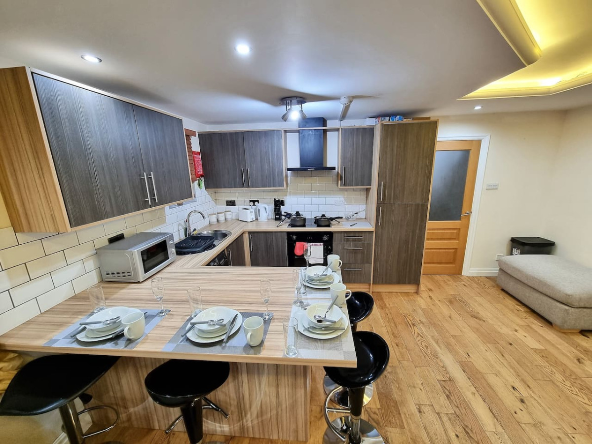 *F43NH* Setup for your most relaxed & Cosy stay + Free Parking + Free Fast WiFi * in Newhall Green Flat 43 Newhall - Property image 24 - VivreStays