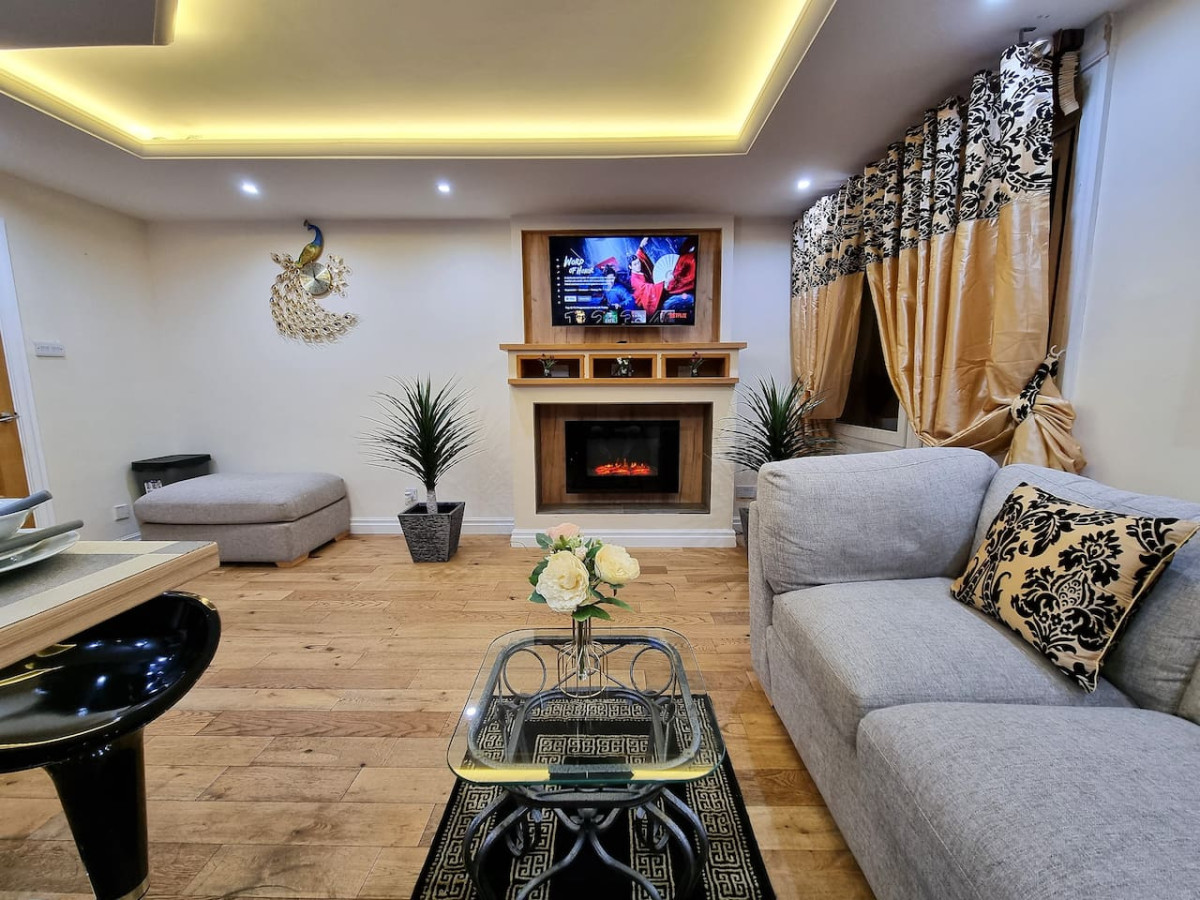 *F43NH* Setup for your most relaxed & Cosy stay + Free Parking + Free Fast WiFi * in Newhall Green Flat 43 Newhall - Property image 2 - VivreStays