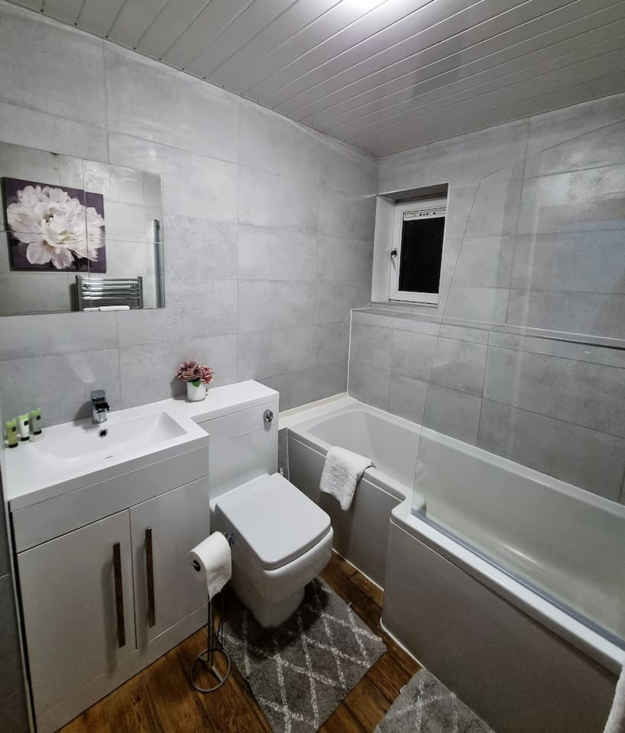 *F43NH* Setup for your most relaxed & Cosy stay + Free Parking + Free Fast WiFi * in Newhall Green Flat 43 Newhall - Property image 28 - VivreStays