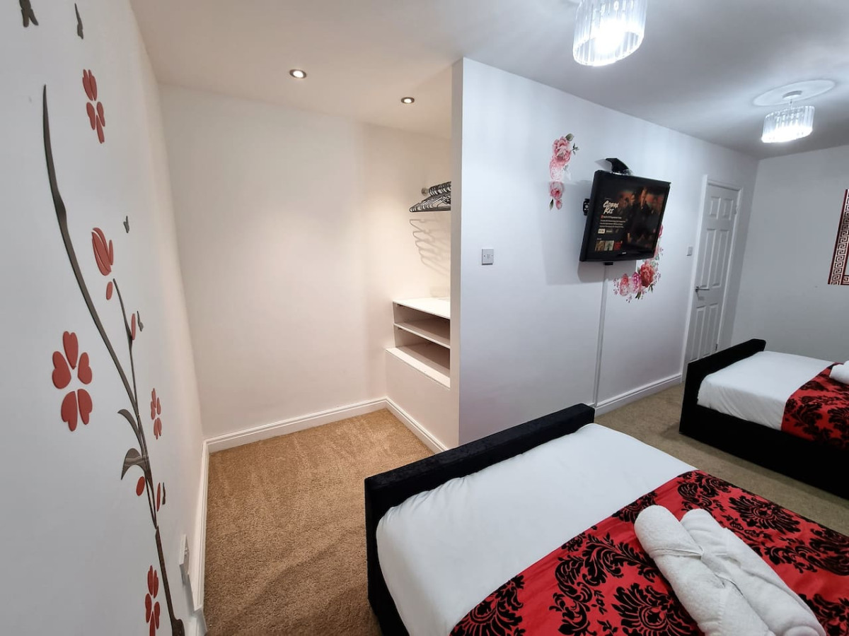 *F43NH* Setup for your most relaxed & Cosy stay + Free Parking + Free Fast WiFi * in Newhall Green Flat 43 Newhall - Property image 15 - VivreStays