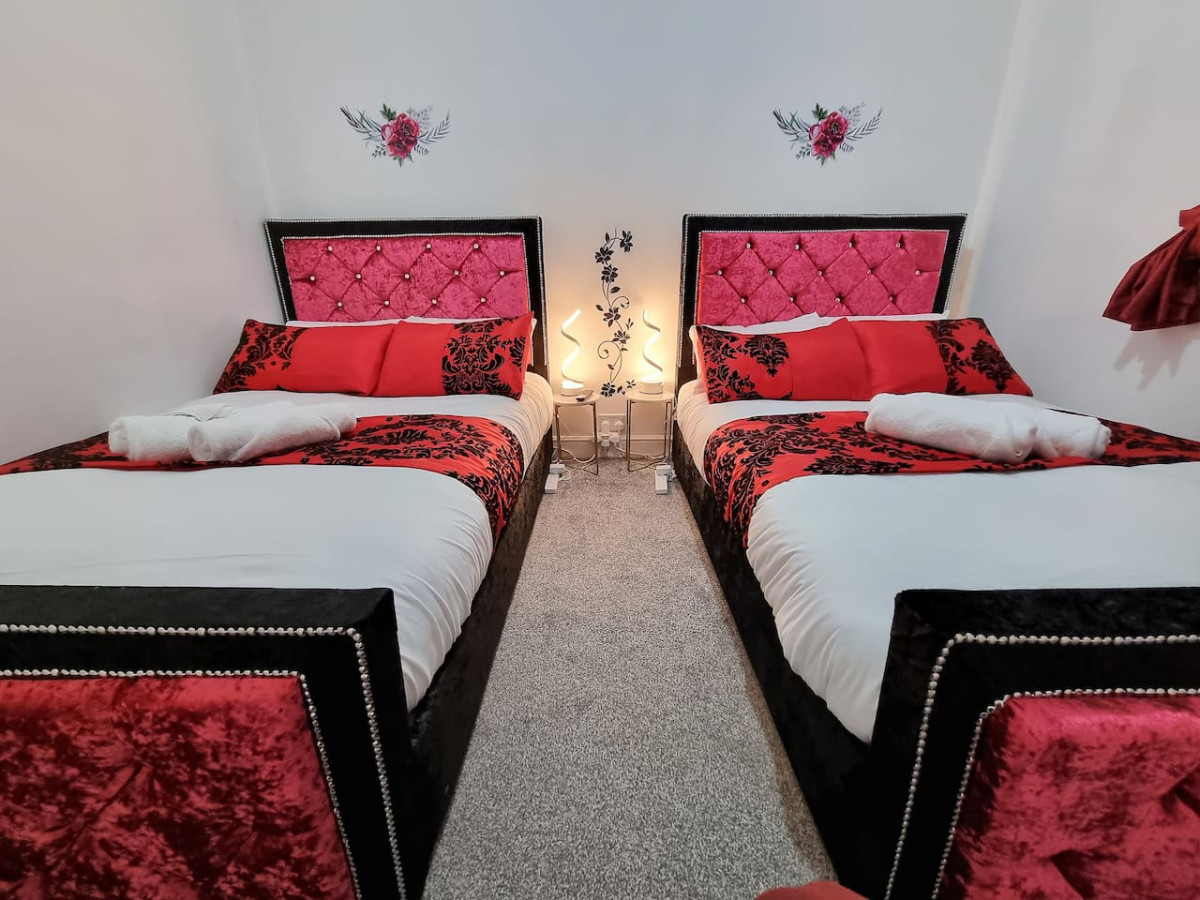 *6B7R* Setup for your most relaxed & amazing stay + Free Parking + Free Fast WiFi* in Vickers St, Morley, Leeds, UK - Property image 11 - VivreStays