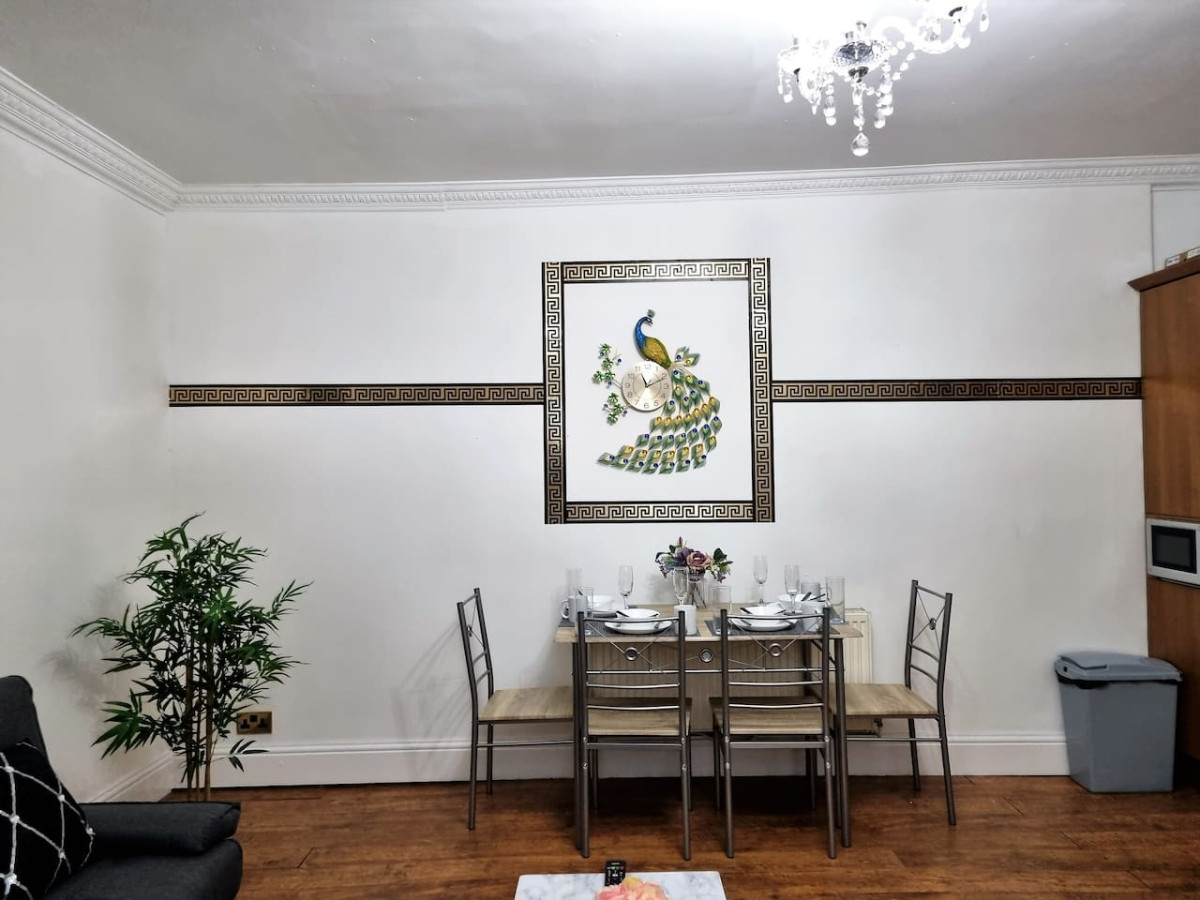 *6B7R* Setup for your most relaxed & amazing stay + Free Parking + Free Fast WiFi* in Vickers St, Morley, Leeds, UK - Property image 17 - VivreStays