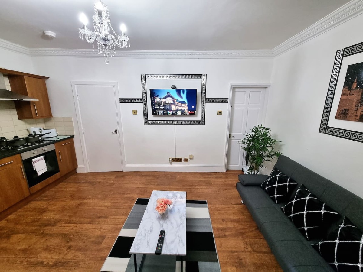 *6B7R* Setup for your most relaxed & amazing stay + Free Parking + Free Fast WiFi* in Vickers St, Morley, Leeds, UK - Property image 19 - VivreStays