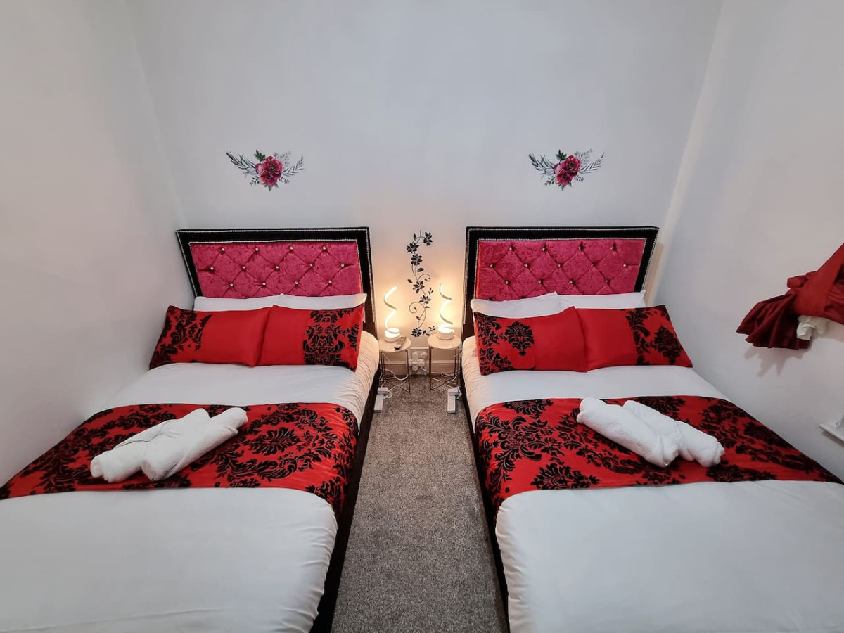 *6B7R* Setup for your most relaxed & amazing stay + Free Parking + Free Fast WiFi* in Vickers St, Morley, Leeds, UK - Property image 7 - VivreStays