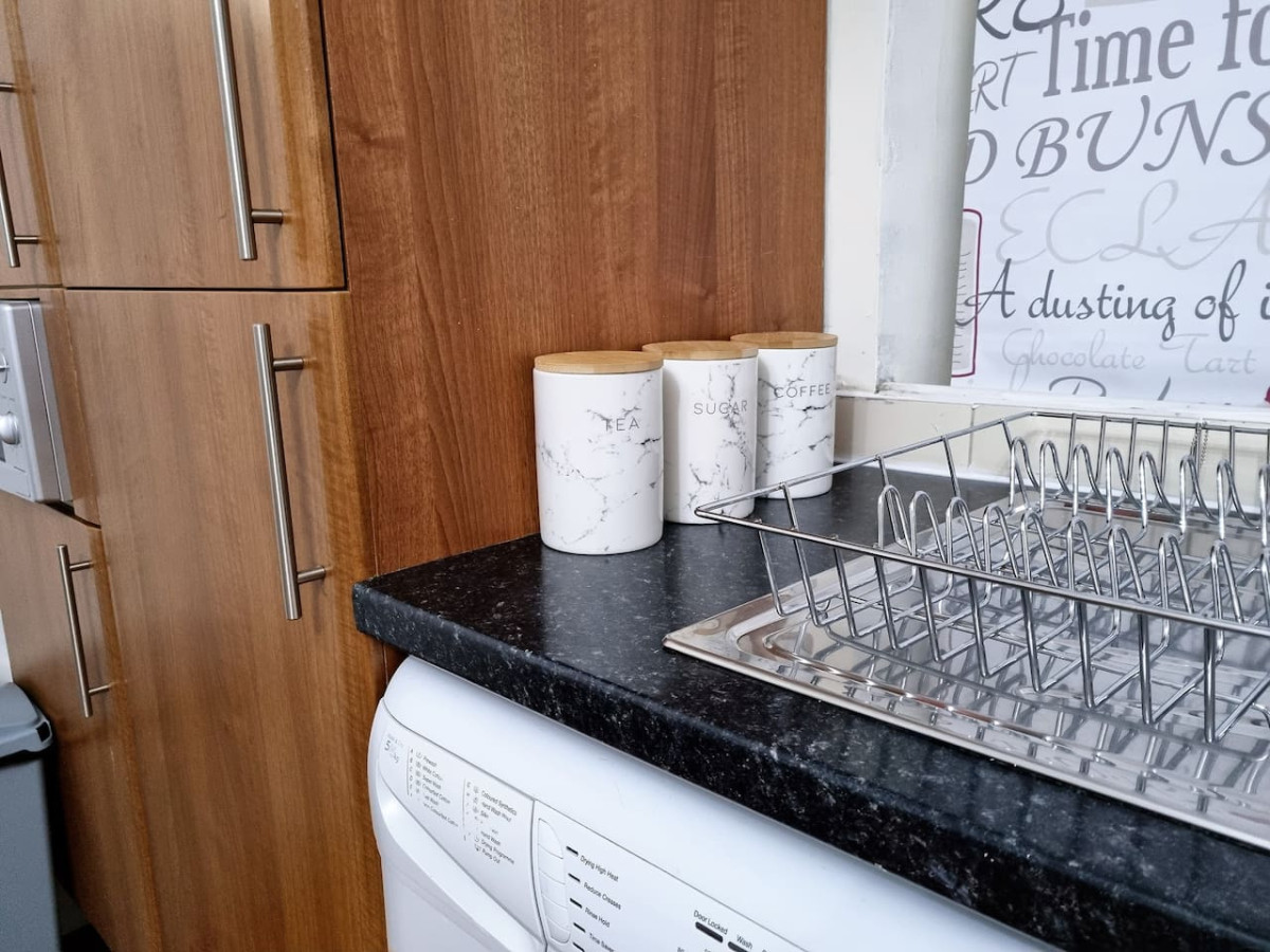 *6B7R* Setup for your most relaxed & amazing stay + Free Parking + Free Fast WiFi* in Vickers St, Morley, Leeds, UK - Property image 23 - VivreStays