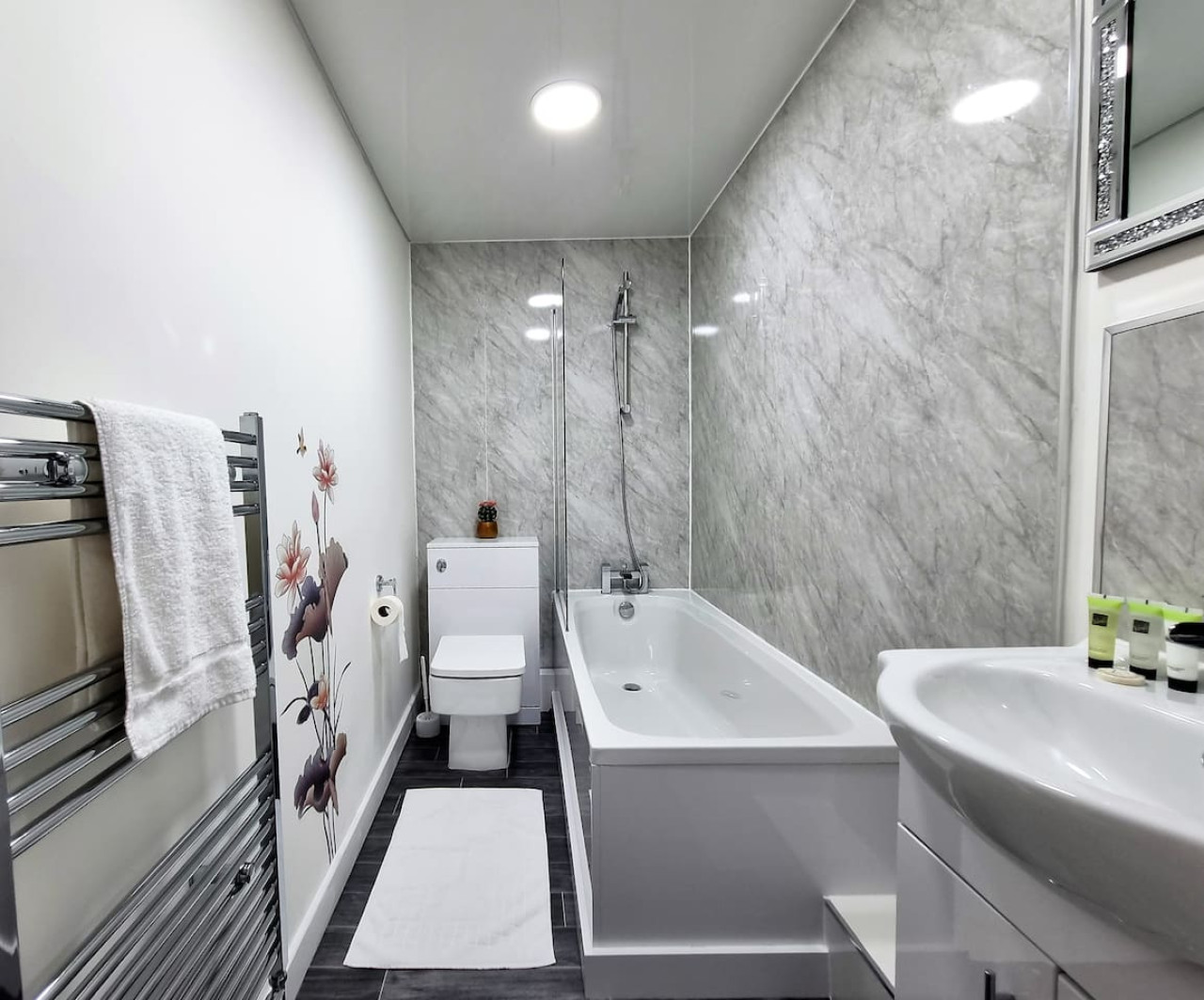 *6B7R* Setup for your most relaxed & amazing stay + Free Parking + Free Fast WiFi* in Vickers St, Morley, Leeds, UK - Property image 27 - VivreStays