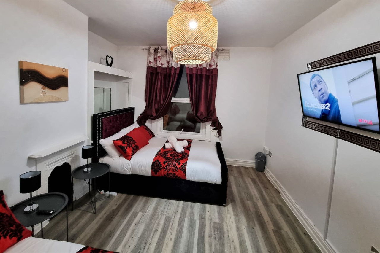 *6R* setup for your most amazing & relaxed stay + Free Parking + Free Fast WiFi * in 6 Runswick Avenue - Property image 6 - VivreStays