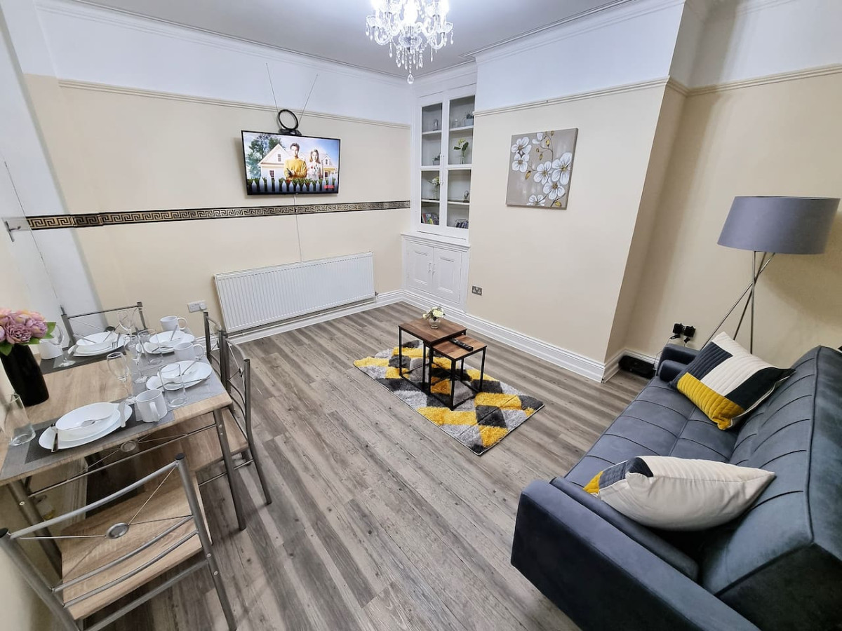 *6R* setup for your most amazing & relaxed stay + Free Parking + Free Fast WiFi * in 6 Runswick Avenue - Property image 2 - VivreStays