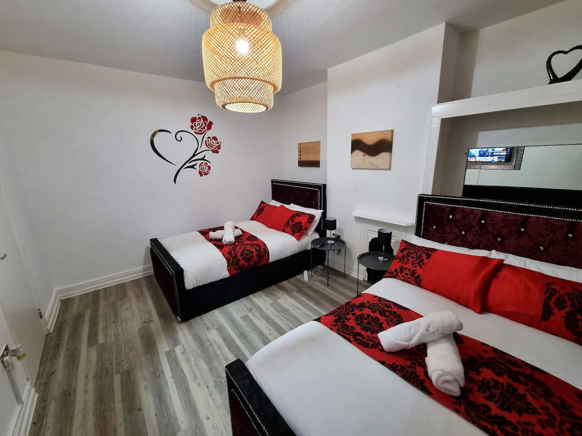 *6R* setup for your most amazing & relaxed stay + Free Parking + Free Fast WiFi * in 6 Runswick Avenue - Property image 8 - VivreStays