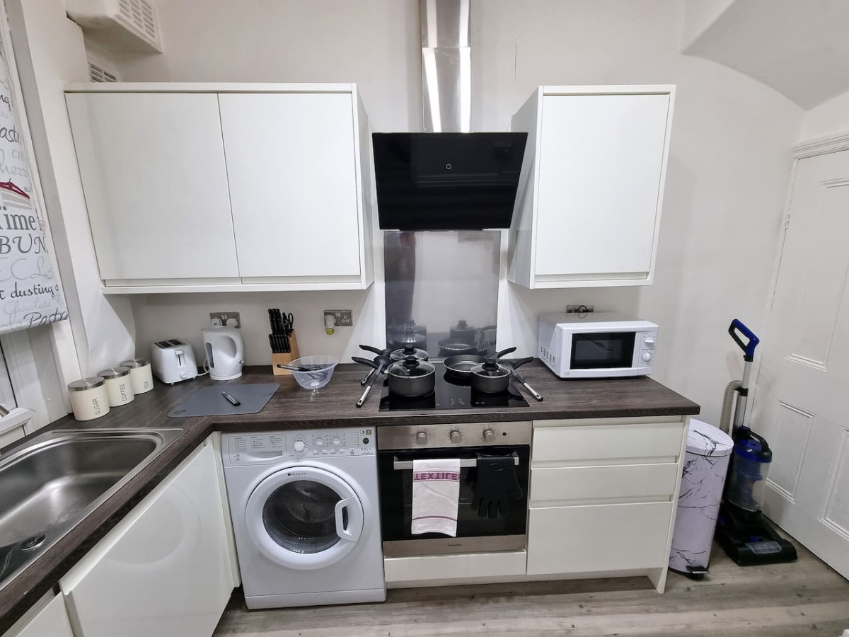 *6R* setup for your most amazing & relaxed stay + Free Parking + Free Fast WiFi * in 6 Runswick Avenue - Property image 15 - VivreStays