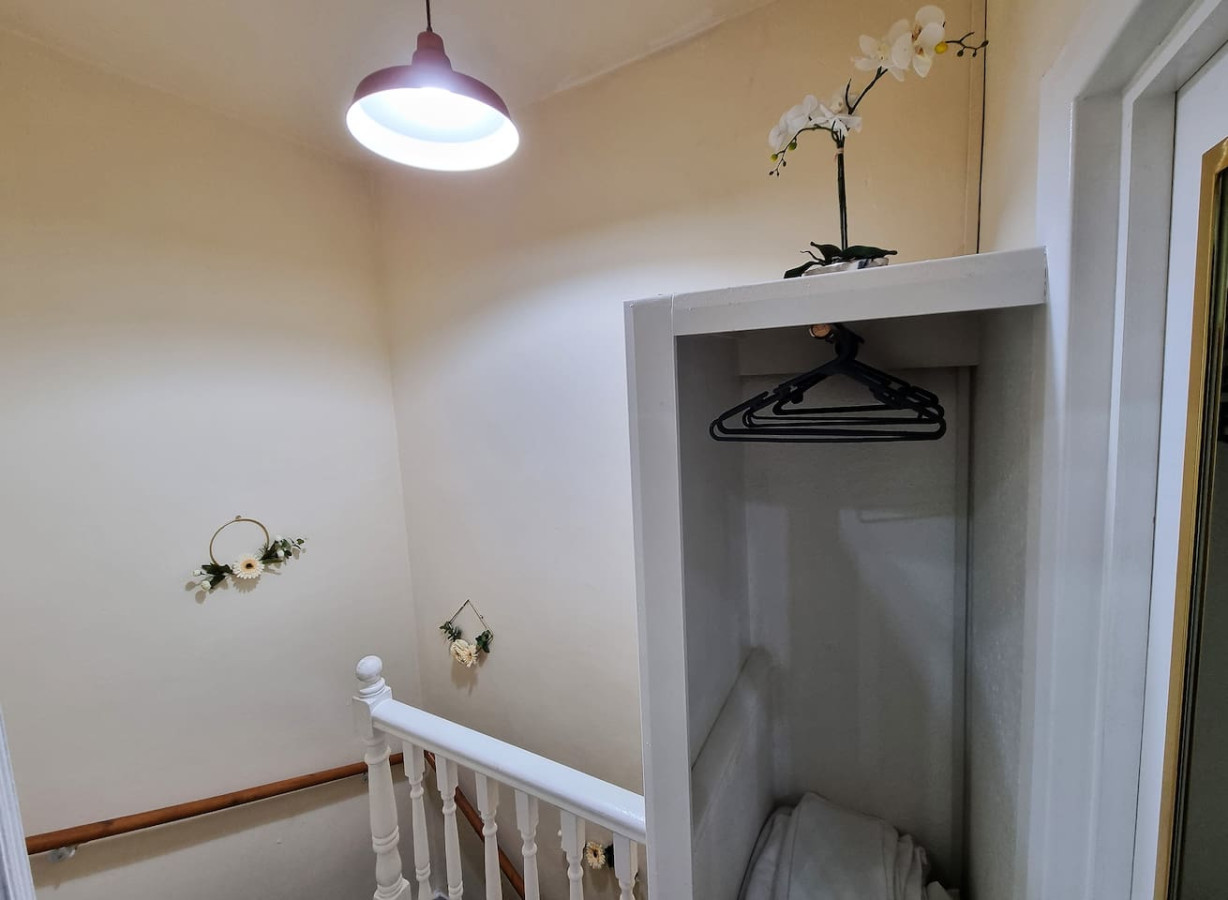 *6R* setup for your most amazing & relaxed stay + Free Parking + Free Fast WiFi * in 6 Runswick Avenue - Property image 24 - VivreStays