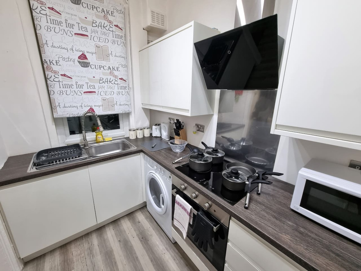 *6R* setup for your most amazing & relaxed stay + Free Parking + Free Fast WiFi * in 6 Runswick Avenue - Property image 17 - VivreStays