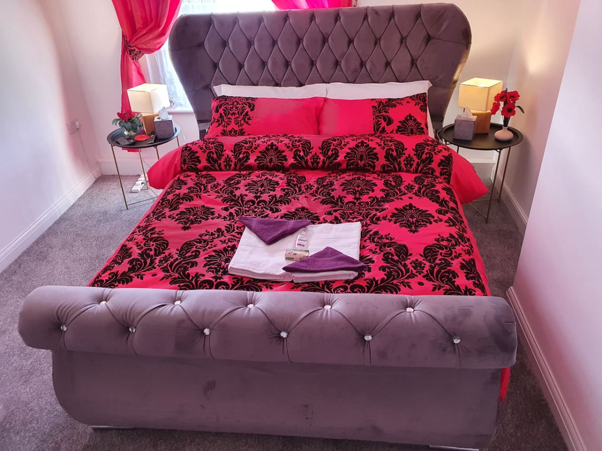 .12*JT* king bed cosy and lovely house + Free Parking + Free Fast WiFi . in 12 Johnson Terrace - Property image 11 - VivreStays
