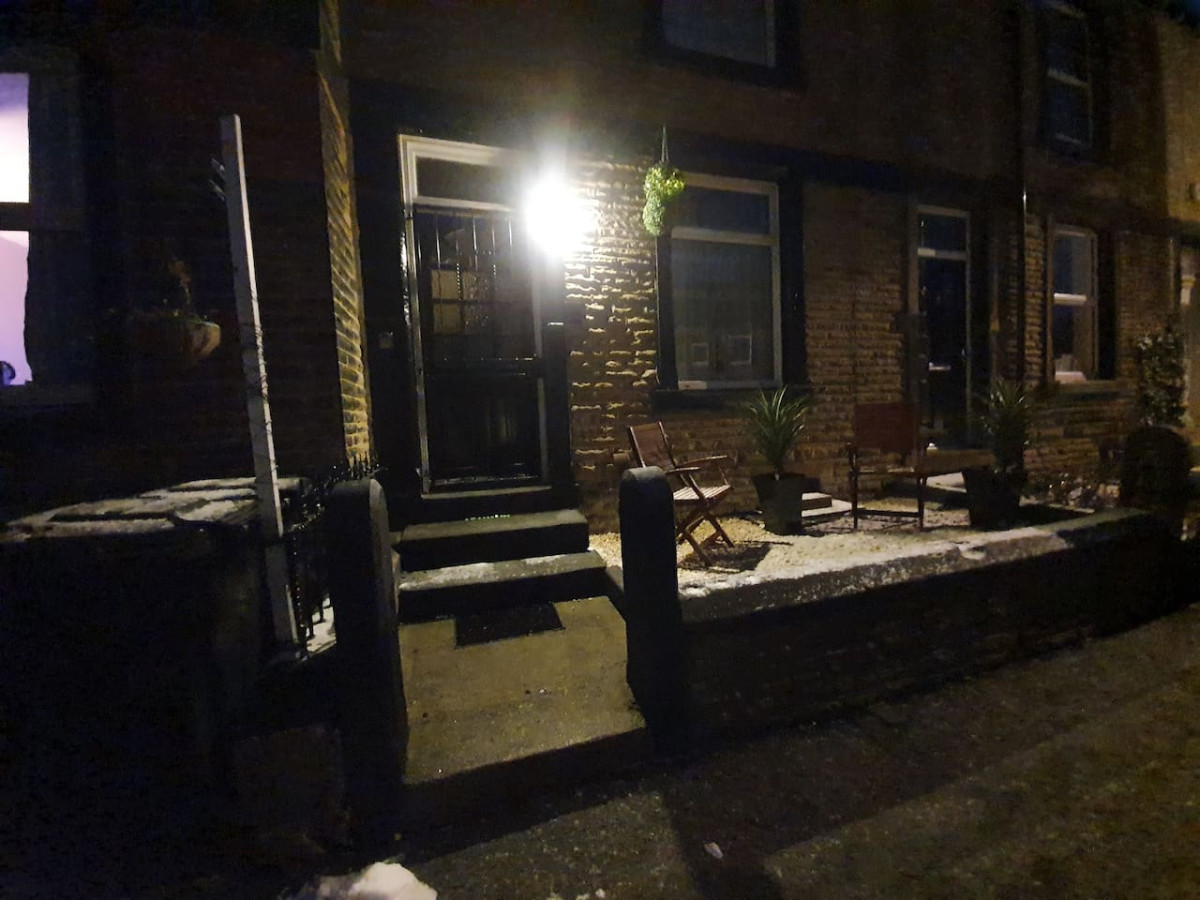 .12*JT* king bed cosy and lovely house + Free Parking + Free Fast WiFi . in 12 Johnson Terrace - Property image 36 - VivreStays