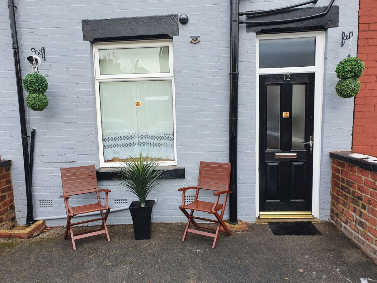 .12*JT* king bed cosy and lovely house + Free Parking + Free Fast WiFi . in 12 Johnson Terrace - Property image 35 - VivreStays