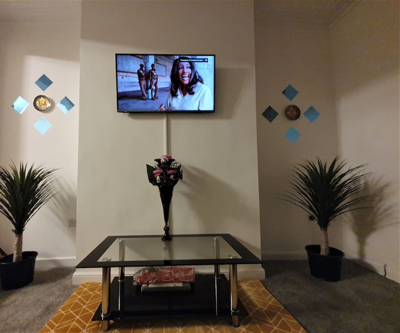 .12*JT* king bed cosy and lovely house + Free Parking + Free Fast WiFi . in 12 Johnson Terrace - Property image 19 - VivreStays