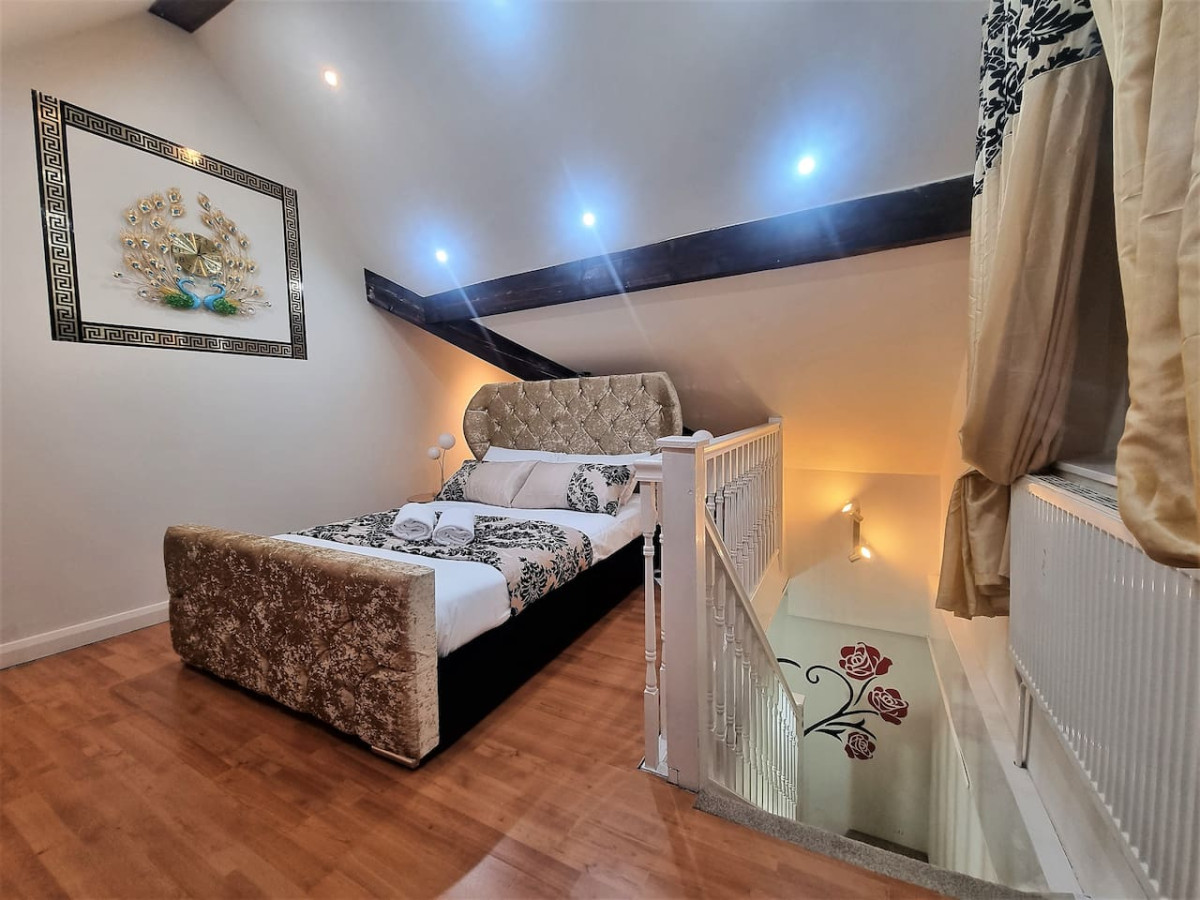 *G11H* for a cosy luxurious lovely stay + Free Parking + Free Fast WiFi perfect for work or pleasure* in Green Hill Road flat 11, green hill house - Property image 12 - VivreStays