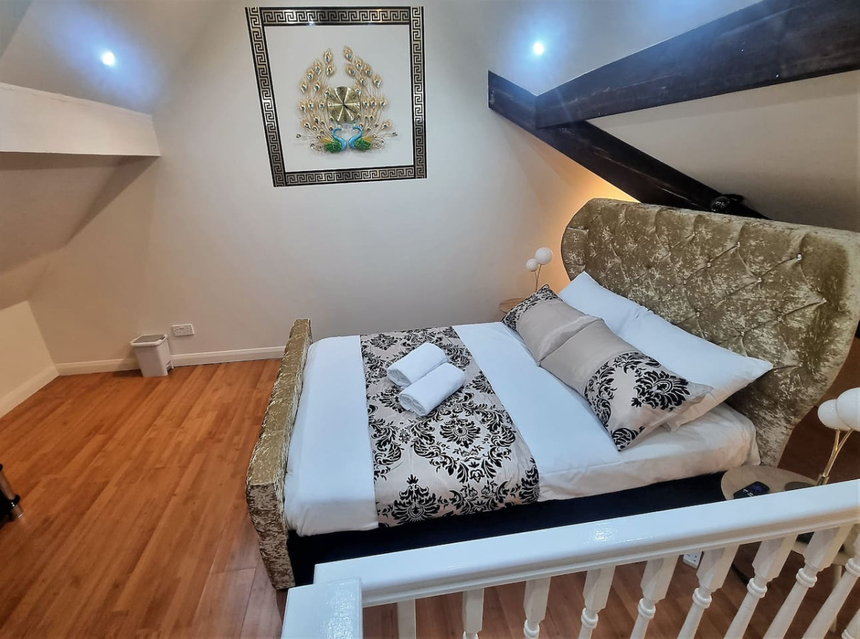 *G11H* for a cosy luxurious lovely stay + Free Parking + Free Fast WiFi perfect for work or pleasure* in Green Hill Road flat 11, green hill house - Property image 6 - VivreStays