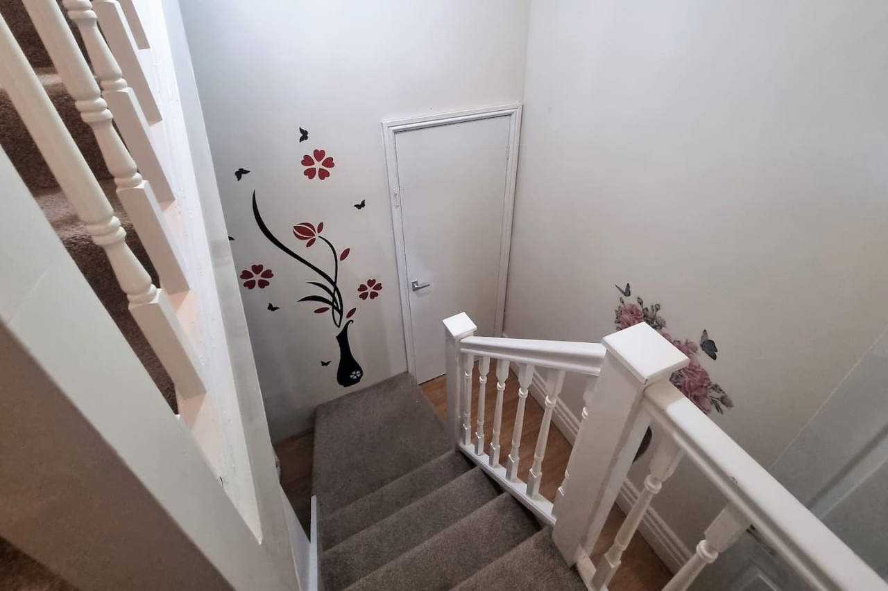 *G11H* for a cosy luxurious lovely stay + Free Parking + Free Fast WiFi perfect for work or pleasure* in Green Hill Road flat 11, green hill house - Property image 31 - VivreStays