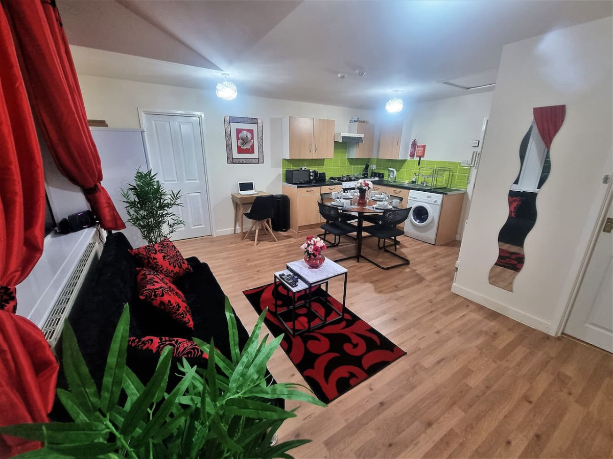 *G11H* for a cosy luxurious lovely stay + Free Parking + Free Fast WiFi perfect for work or pleasure* in Green Hill Road flat 11, green hill house - Property image 18 - VivreStays