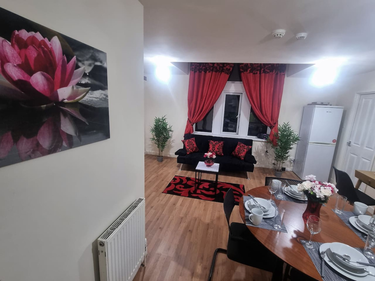 *G11H* for a cosy luxurious lovely stay + Free Parking + Free Fast WiFi perfect for work or pleasure* in Green Hill Road flat 11, green hill house - Property image 14 - VivreStays