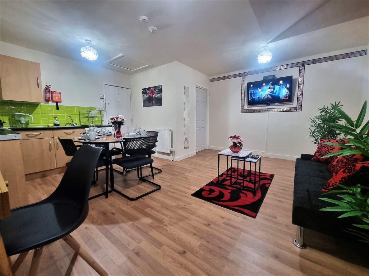 *G11H* for a cosy luxurious lovely stay + Free Parking + Free Fast WiFi perfect for work or pleasure* in Green Hill Road flat 11, green hill house - Property image 20 - VivreStays
