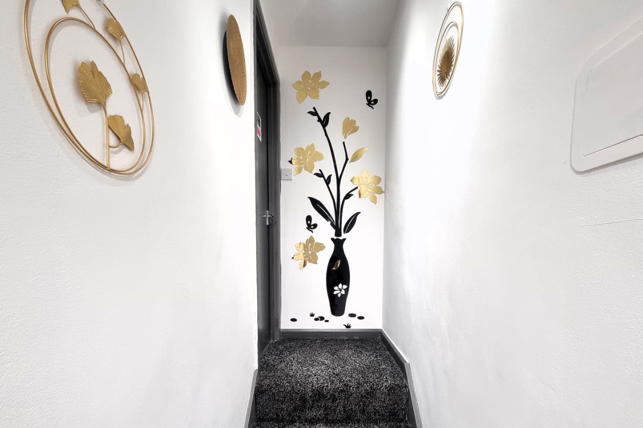 *F4GH for your most relaxed & Cosy stay + Parking in Greenhill House, 1 Green Hill Road - Property image 22 - VivreStays