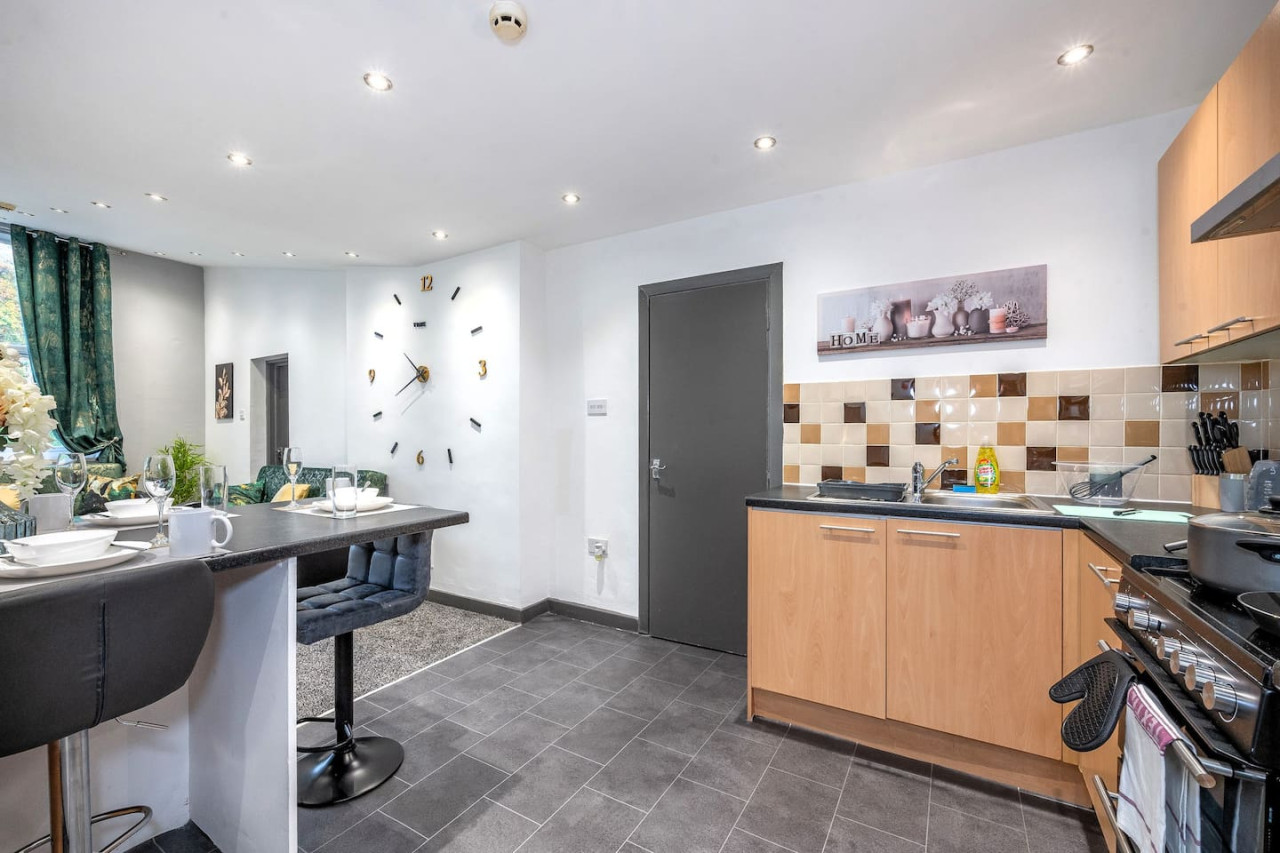 *F4GH for your most relaxed & Cosy stay + Parking in Greenhill House, 1 Green Hill Road - Property image 16 - VivreStays