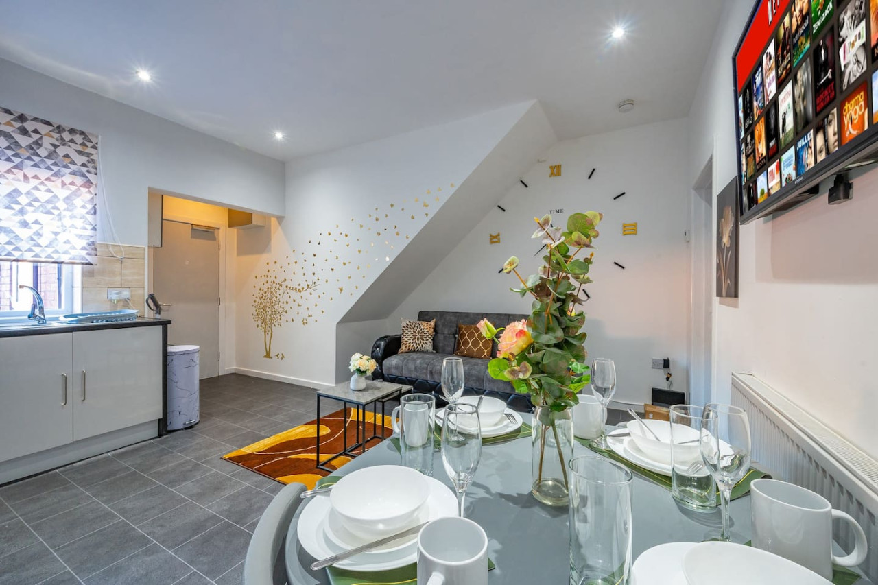 *372kr* For your relaxed & Cosy stay + Parking in 372 Kirkstall Road - Property image 10 - VivreStays