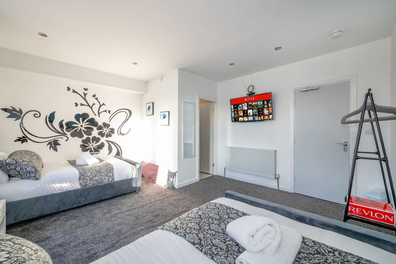 *372kr* For your relaxed & Cosy stay + Parking in 372 Kirkstall Road - Property image 7 - VivreStays