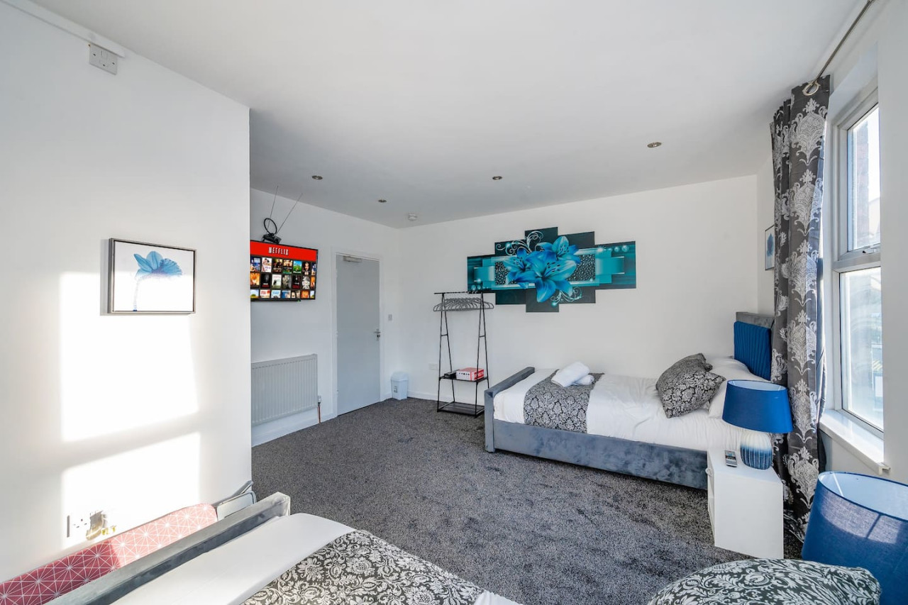 *372kr* For your relaxed & Cosy stay + Parking in 372 Kirkstall Road - Property image 5 - VivreStays