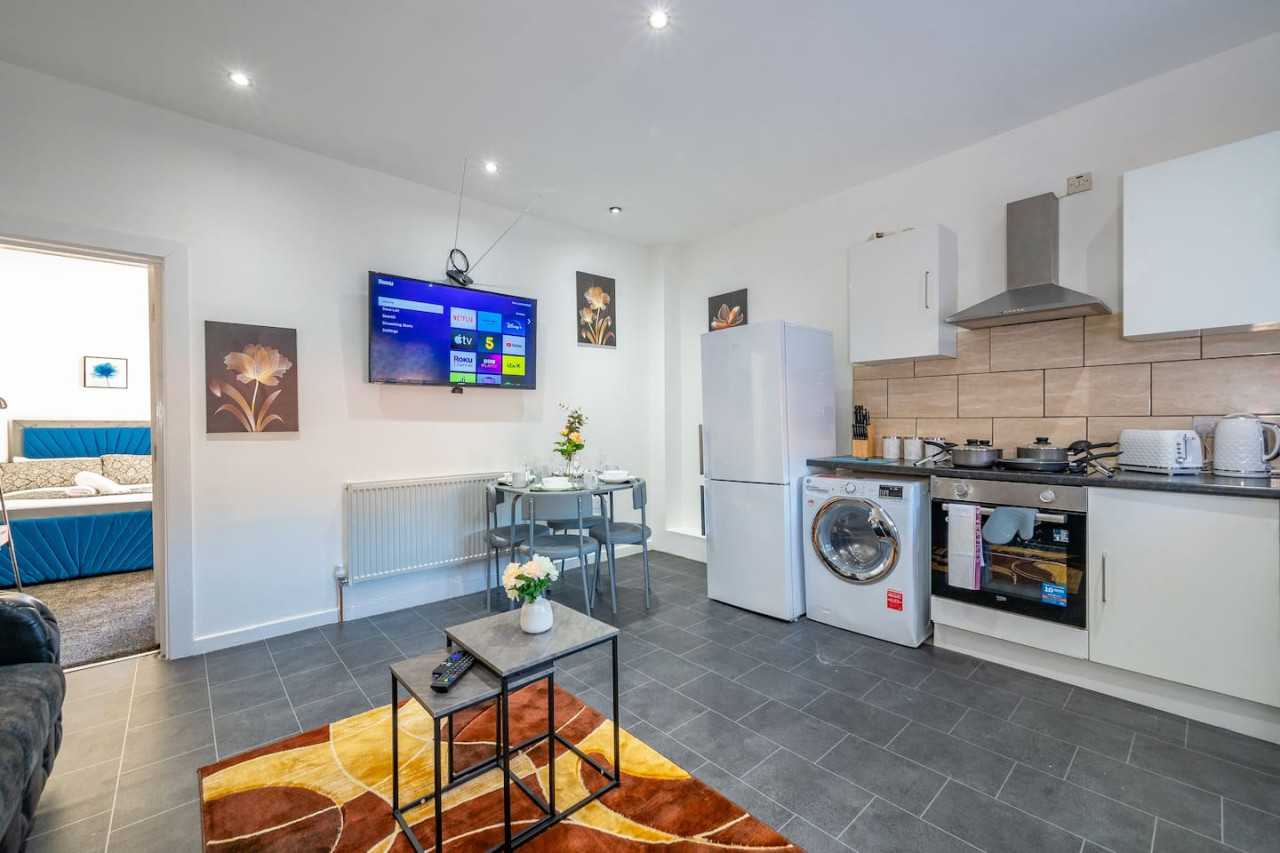 *372kr* For your relaxed & Cosy stay + Parking in 372 Kirkstall Road - Property image 9 - VivreStays