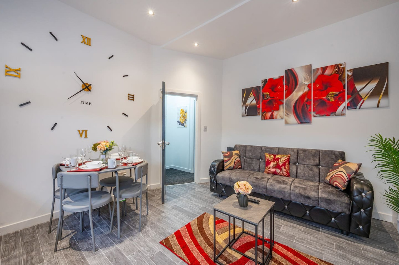 *F1kr* For your relaxed & Cosy stay + Parking in 372 Kirkstall Road flat 1 - Property image 10 - VivreStays