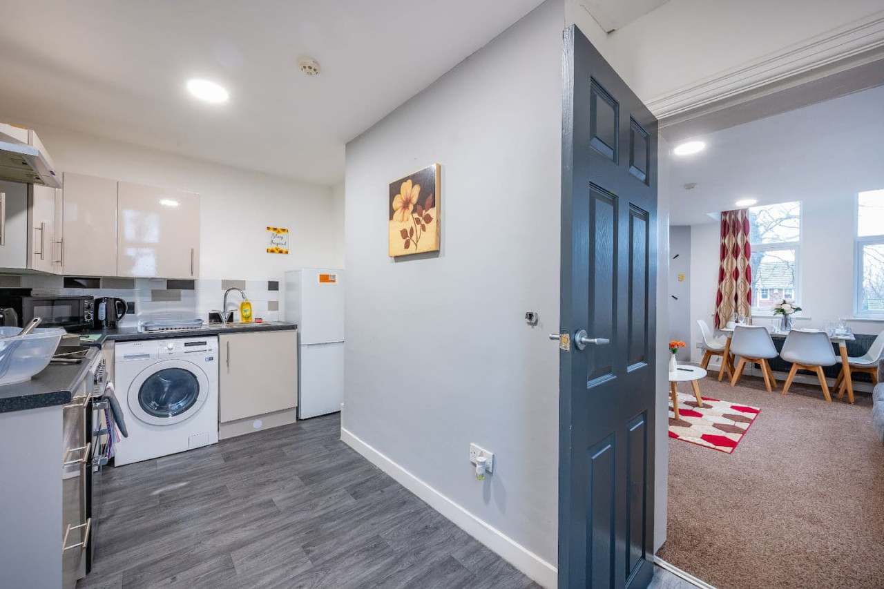 *F18GH* For relaxed & Cosy stay/Free Parking/WiFi in Green Hill Road - Property image 18 - VivreStays